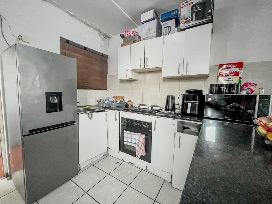 2 Bedroom Property for Sale in Maitland Western Cape